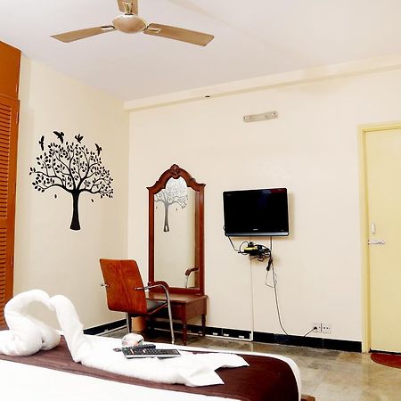 Rich Inn Suites - Next To Accord Metropolitian. Chennai Esterno foto