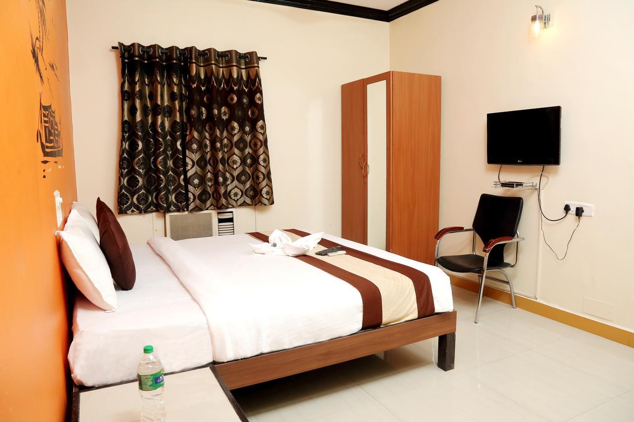 Rich Inn Suites - Next To Accord Metropolitian. Chennai Esterno foto